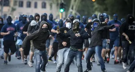 Mondiali, partite vietate a 467 hooligans