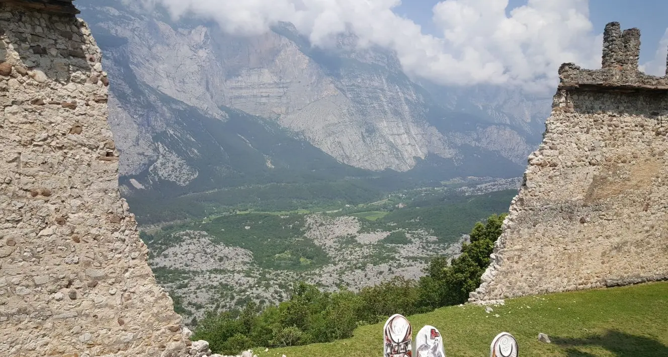 Crollo al Castello di Drena: danni ma nessun ferito