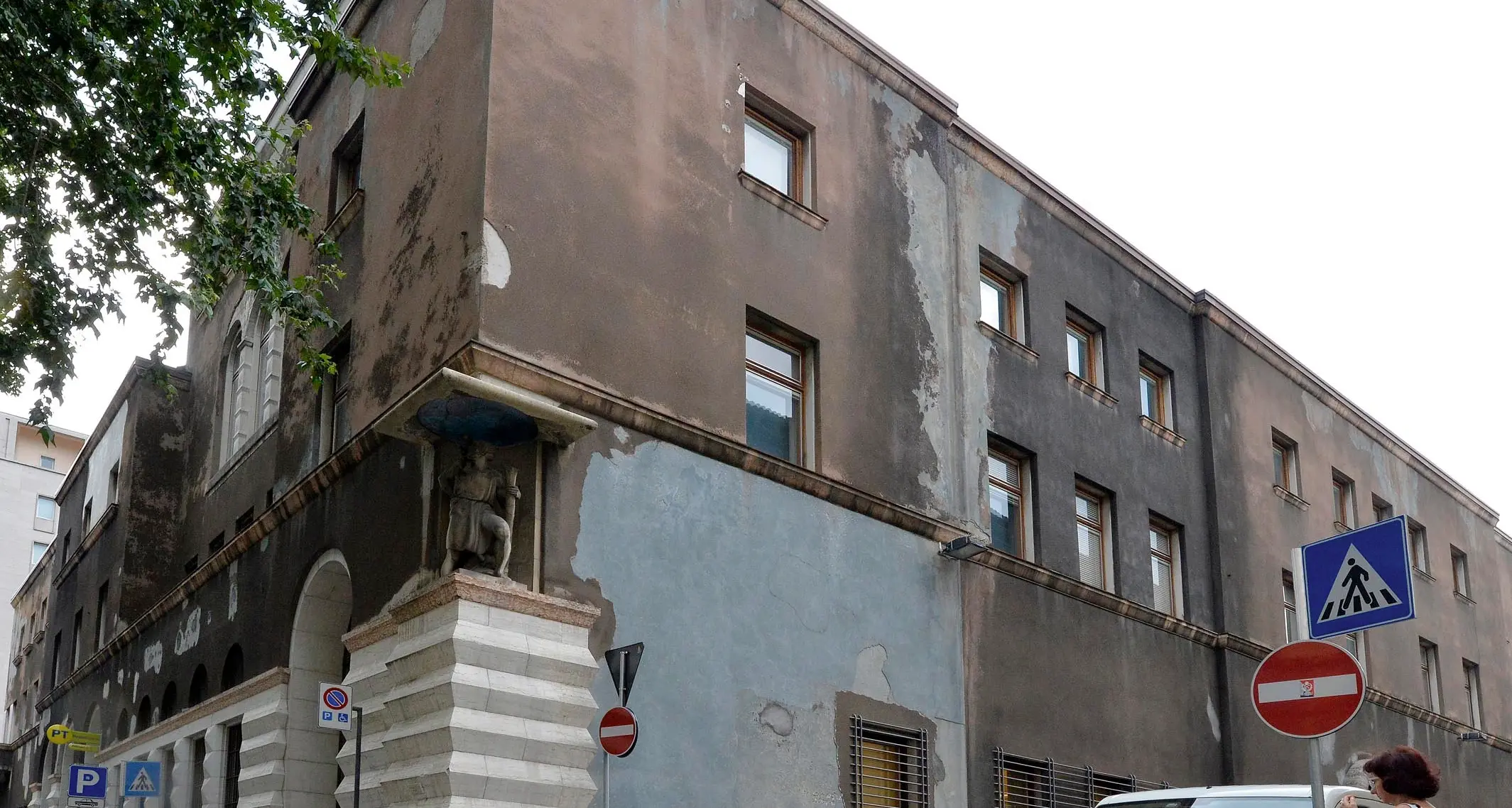 Poste, il palazzo va all'asta Ok dalla Soprintendenza Provincia