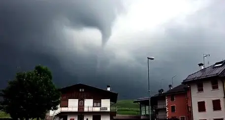 Tromba d'aria su Altopiano di Asiago