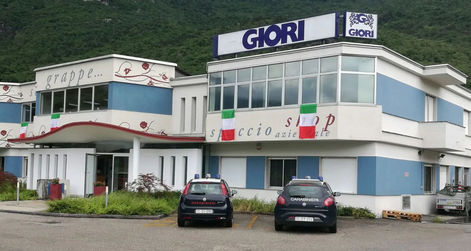 Volano, infortunio sul lavoro alle distillerie Giori