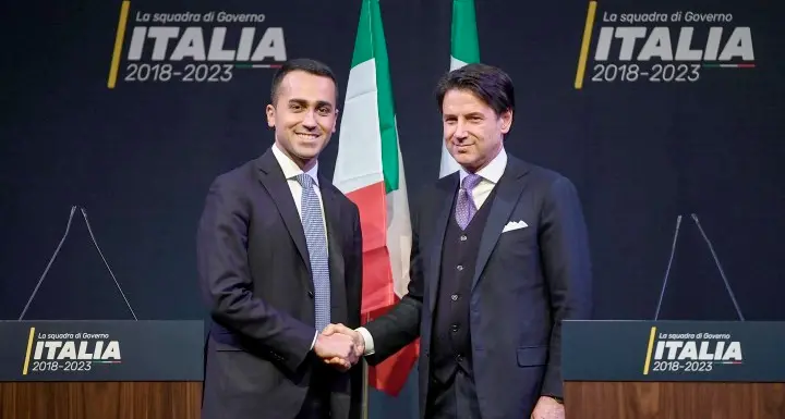 Il curriculum di Conte è un caso E rispunta «Di Maio Premier»