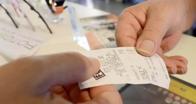Parte la \"lotteria degli scontrini\": da oggi puoi avere il codice da presentare alla cassa, premi fino a 5 milioni