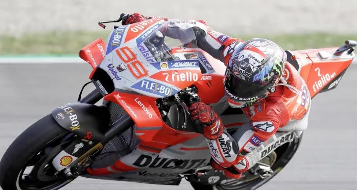 MotoGp, pole per Lorenzo davanti a Marquez e Dovi