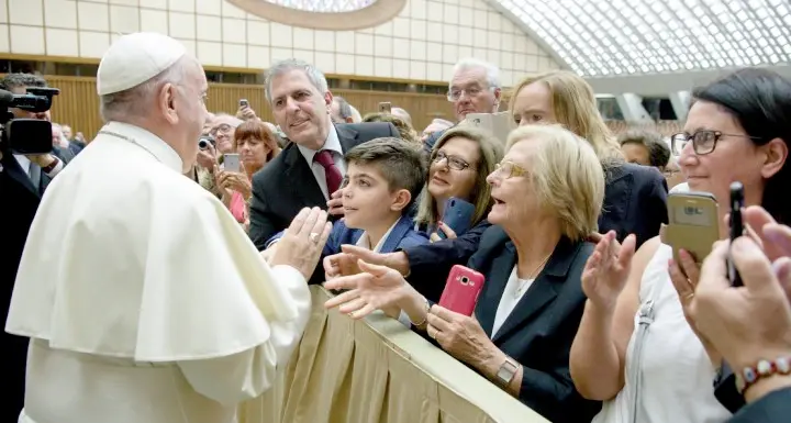Il papa: famiglia è uomo e donna «Aborto selettivo da nazisti»