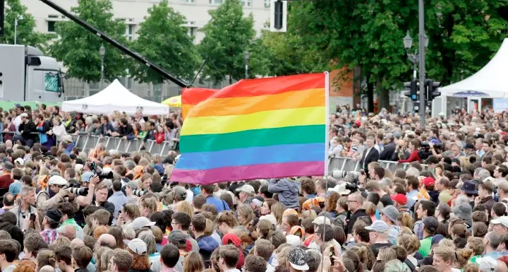 Pride, Zanella ancora contro Rossi