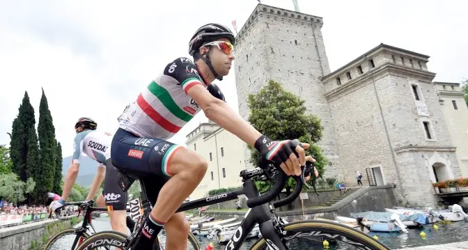 Un Giro da dimenticare per Aru Si ritira ai piedi del Colle de Lys