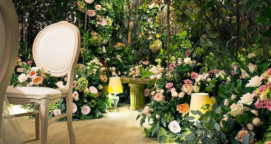 Rose bianche e peonie per le nozze di Harry e Meghan