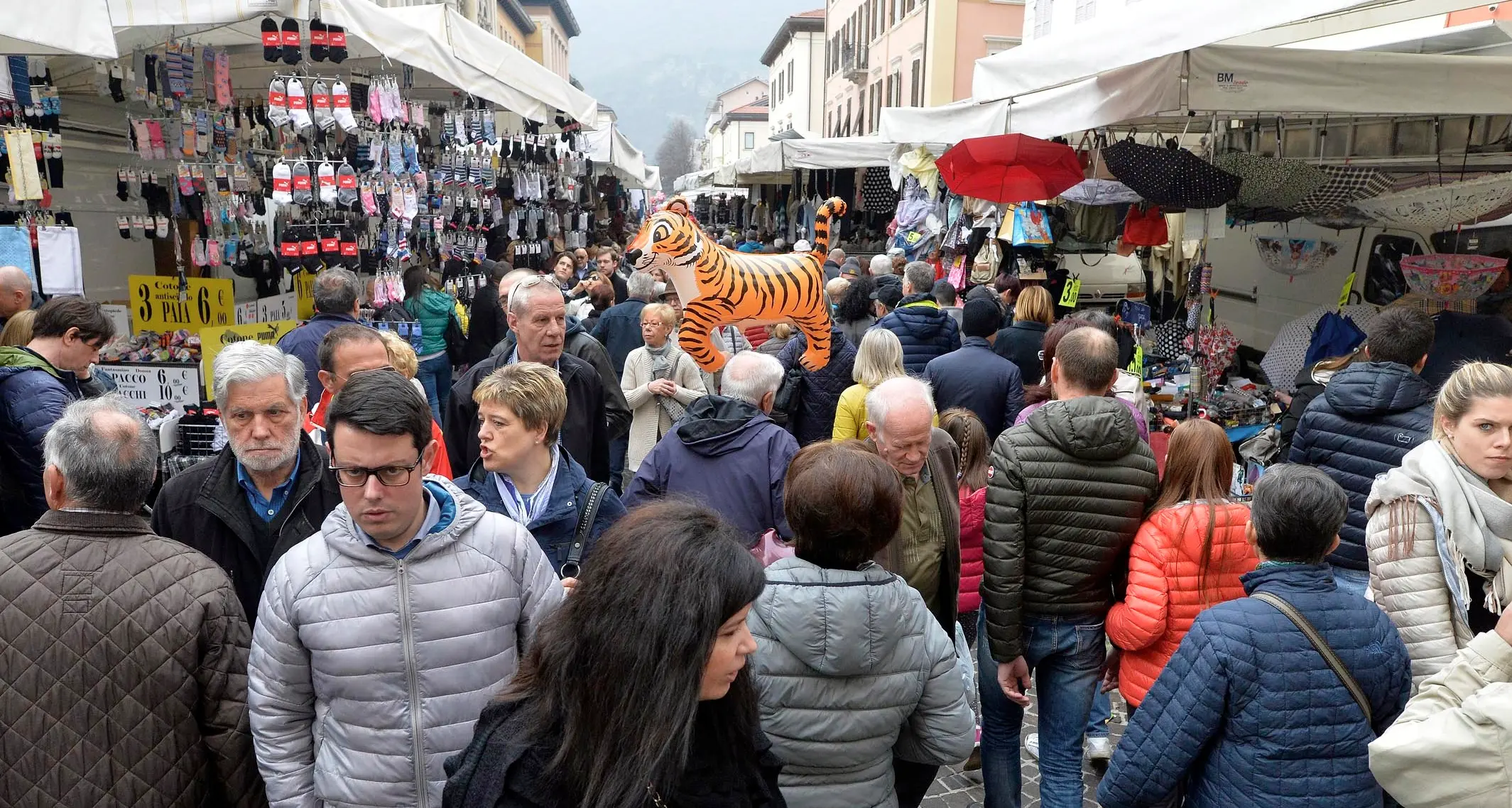Niente fiera di San Giuseppe: ordinanza del sindaco Ianeselli, era prevista il 21 marzo