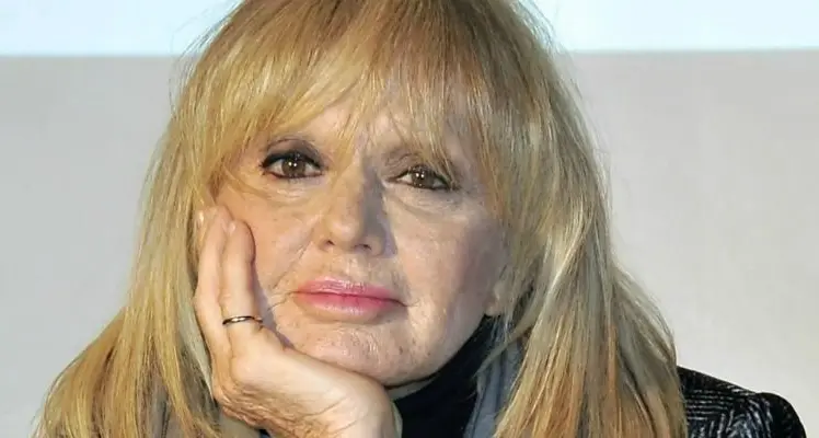 Dispersa la salma del padre Comune risarcirà Rita Pavone