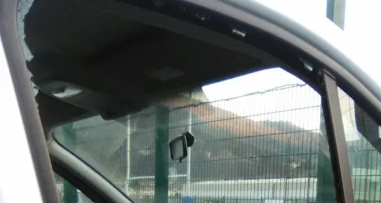 Raid contro i furgoni parcheggiati in via Fersina