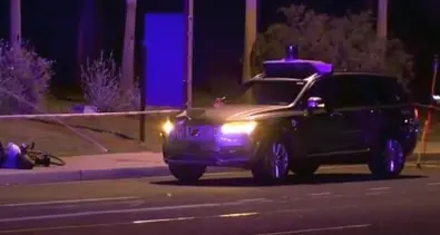 Auto senza pilota, fine test Donna è morta investita