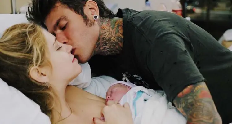 Ferragni-Fedez, la prima foto Leone con mamma e papà