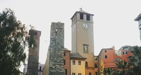 Ladri scambiano caserma Gdf per cantiere