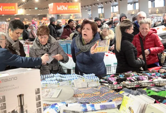 Rovereto apertura negozio Aldi via del Garda