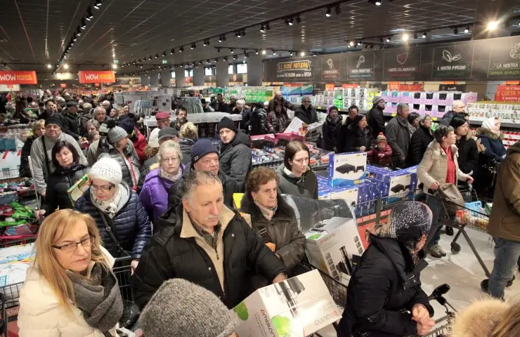 Rovereto apertura negozio Aldi via del Garda