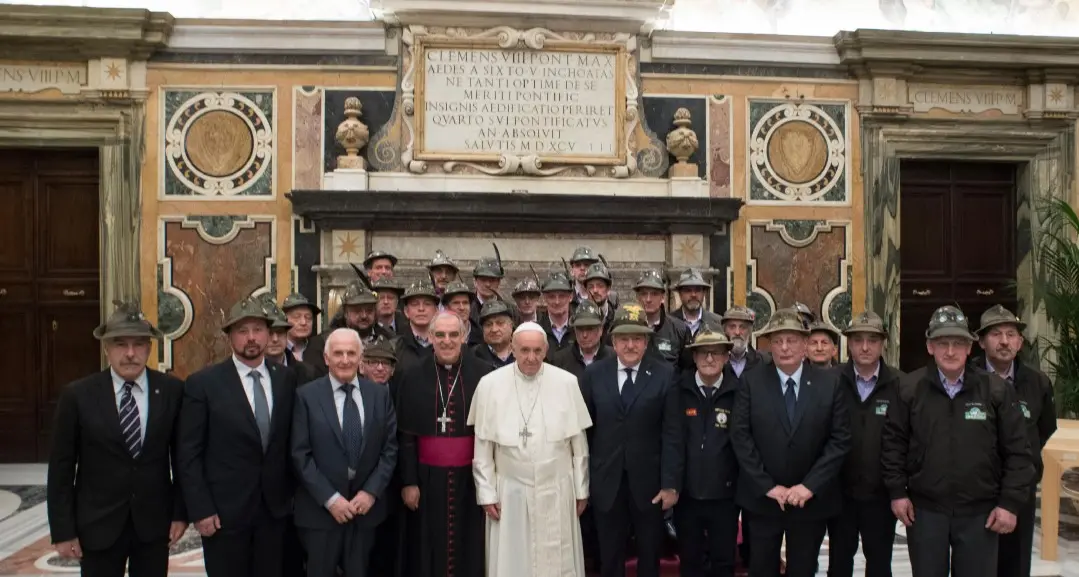 La delegazione trentina accolta da papa Francesco
