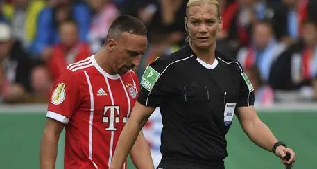 Bundesliga, è esordio arbitro donna