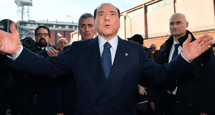 Berlusconi: «Senza maggioranza lasciamo Gentiloni e si rivoti»
