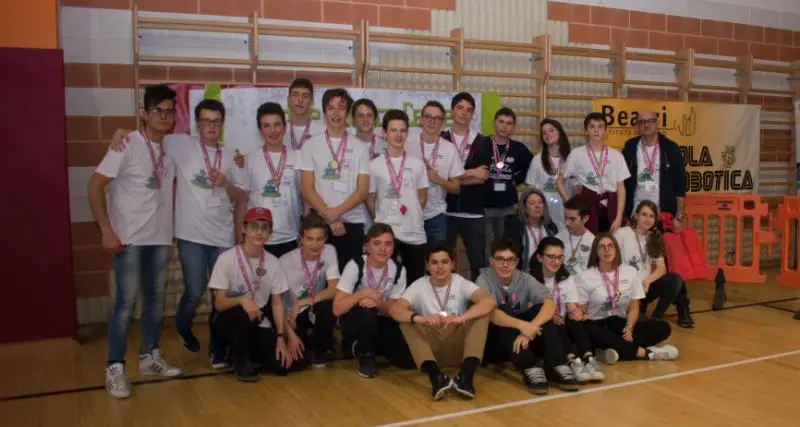 Il liceo Rosmini vola in finale nella First Lego League