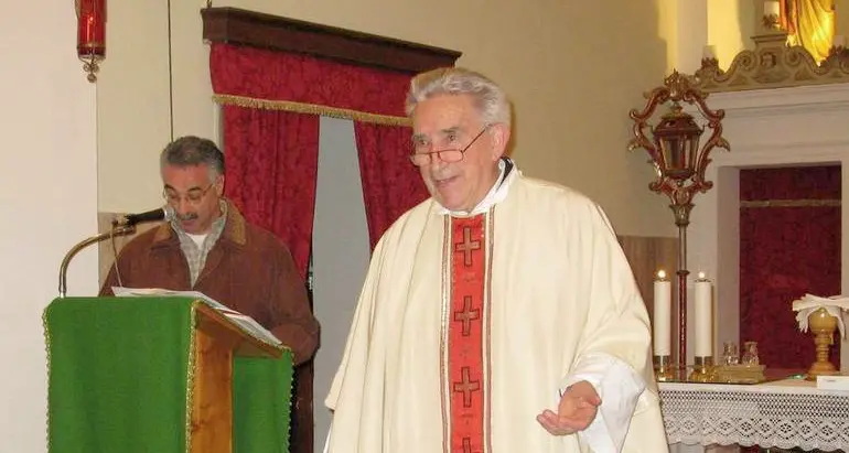 Gli 85 anni di don Ilario Crepaz «Ci ha trasmesso entusiasmo»