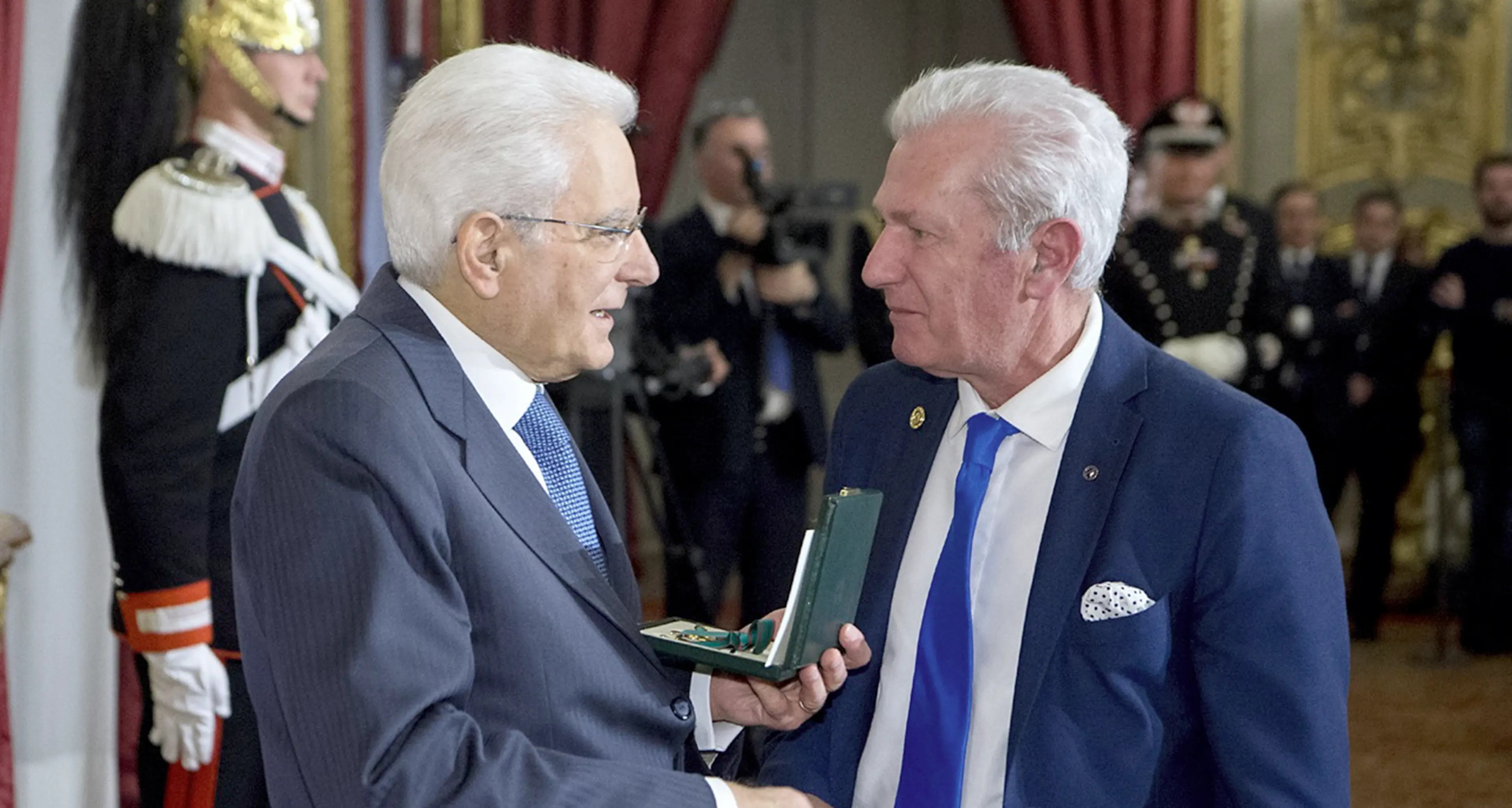 Coletti premiato dal presidente Mattarella «Verrò a trovarvi in primavera»