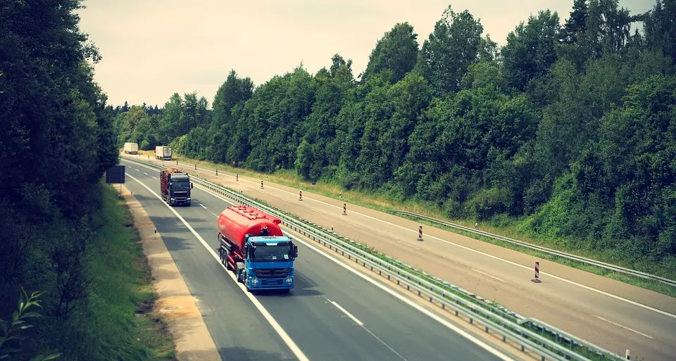 «Brennero, traffico pesante al limite» Tir, si va verso il pedaggio di corridoio