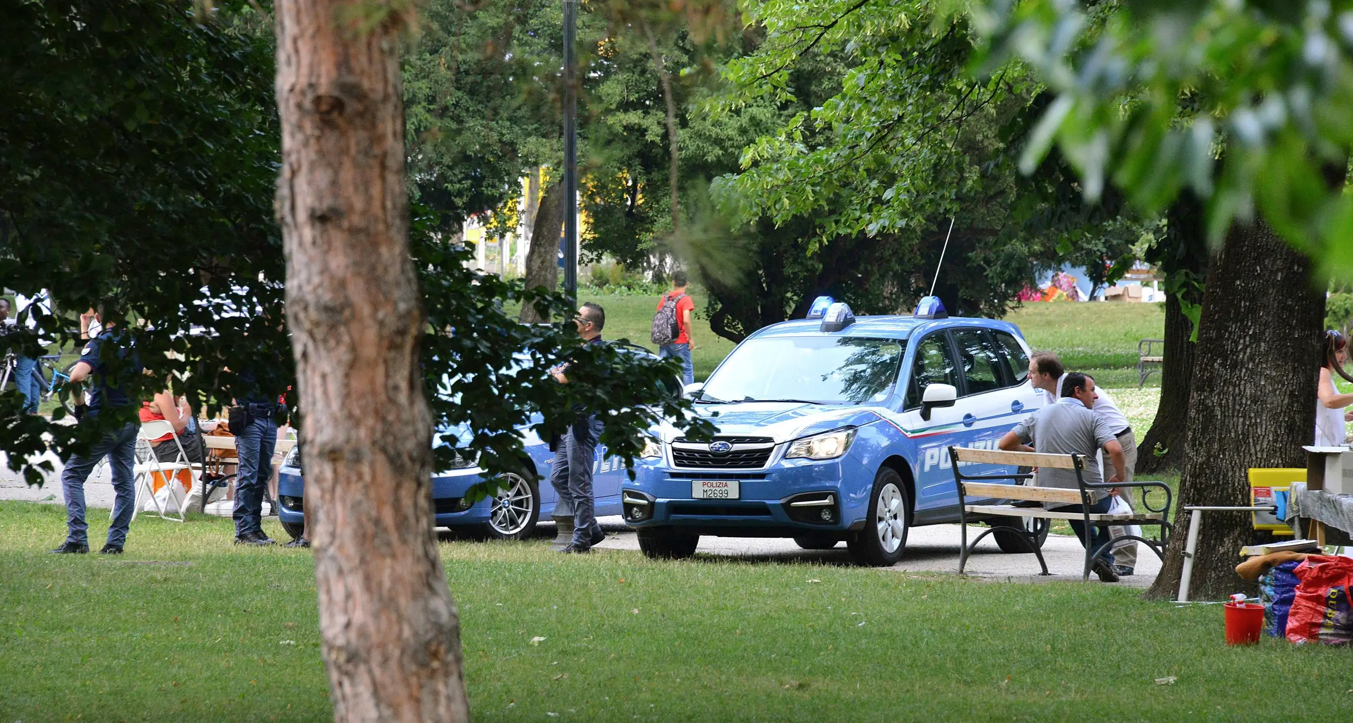 Droga, spaccio nel parco Arrestati due giovani