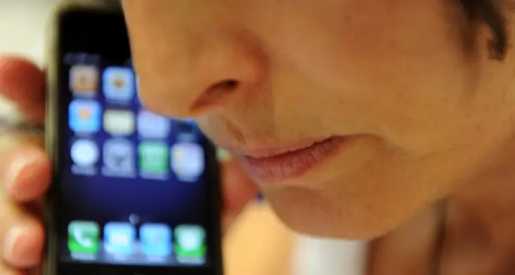 Stangata sulle bollette dei telefonini I consigli dell'Adoc per difendersi dai rincari