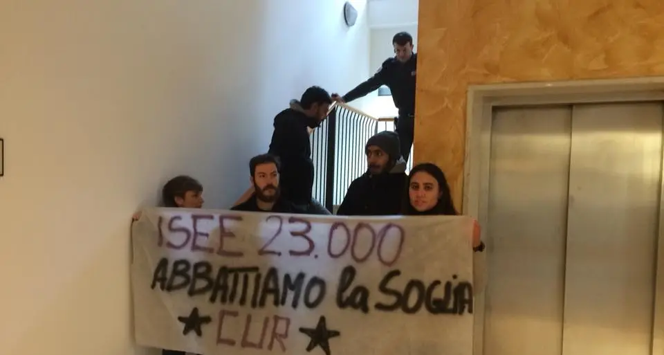 Protesta degli universitari contro l'assessore Ferrari