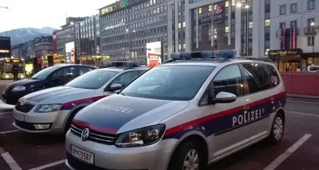 Schianto in auto contro un Tir Due ragazzi morti, uno ferito