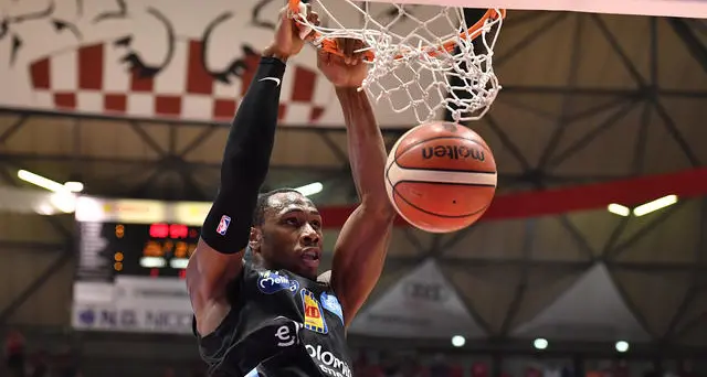 Dolomiti Energia corsara al PalaCarrara: Pistoia battuta 79-86