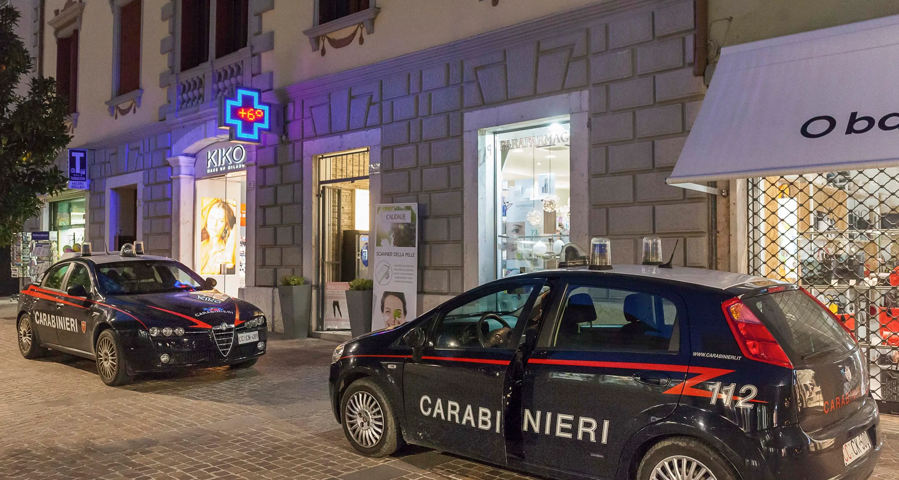 Due falsi collezionisti, furto e truffa a Riva e Arco