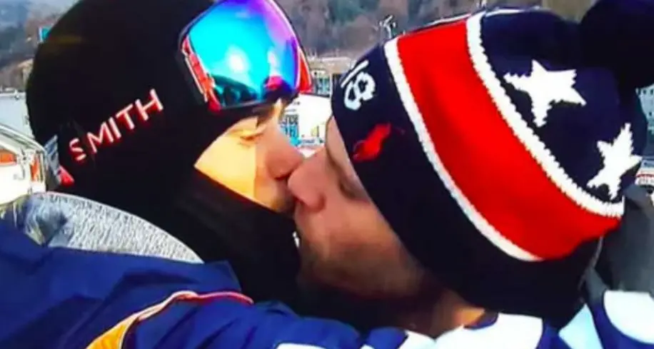 Olimpiadi: Kenworthy bacia il fidanzato in diretta tv