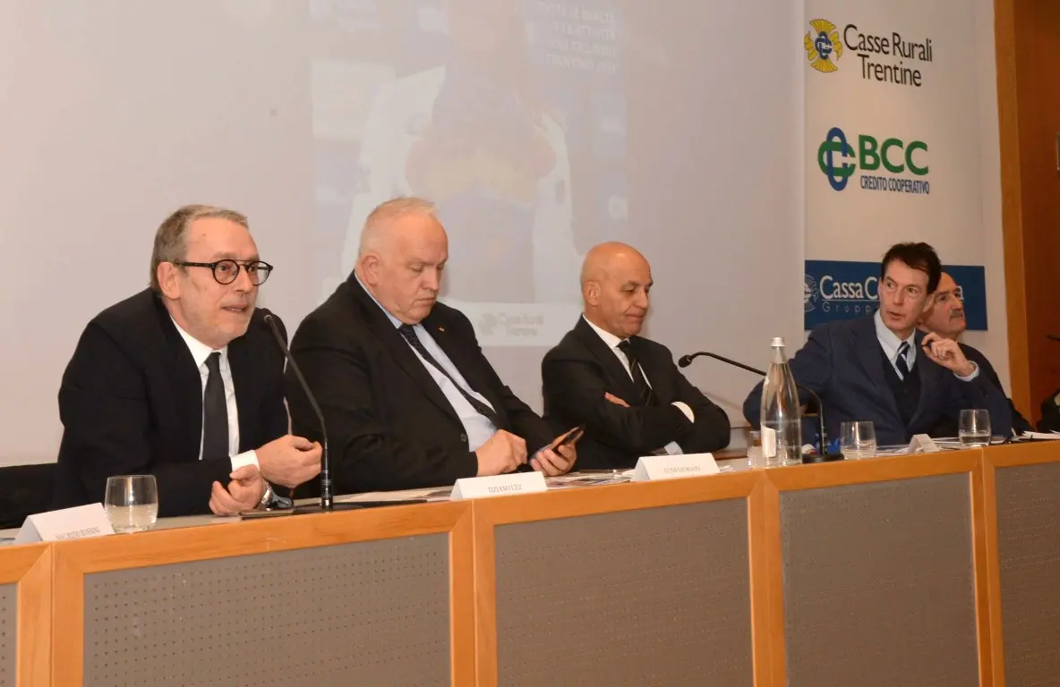L'Adige SPORT Presentazione Magazine ciclismo Trentino 23-03-2018 Trento Copyright foto Remo Mosna
