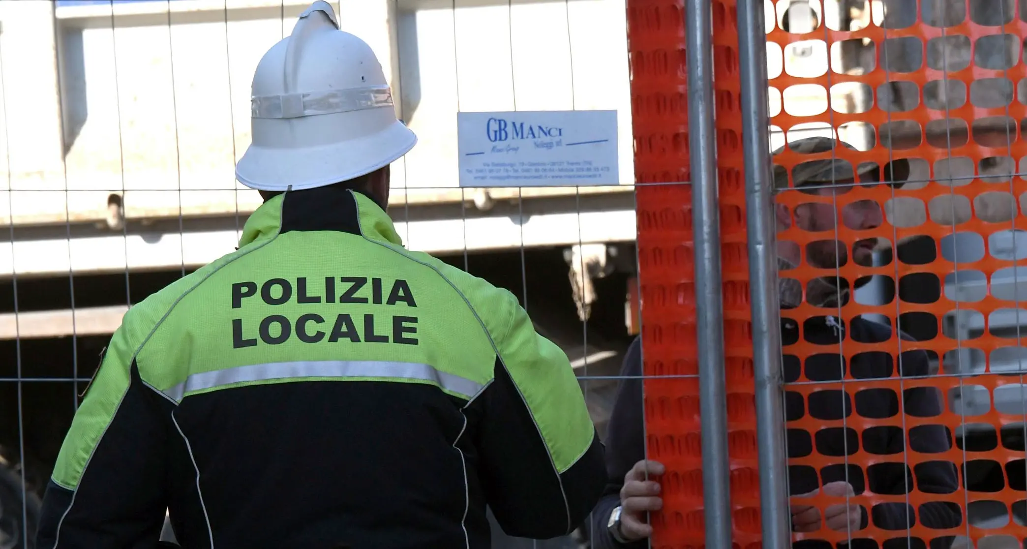 Droga, furti, alcol: la polizia locale interviene nei parchi