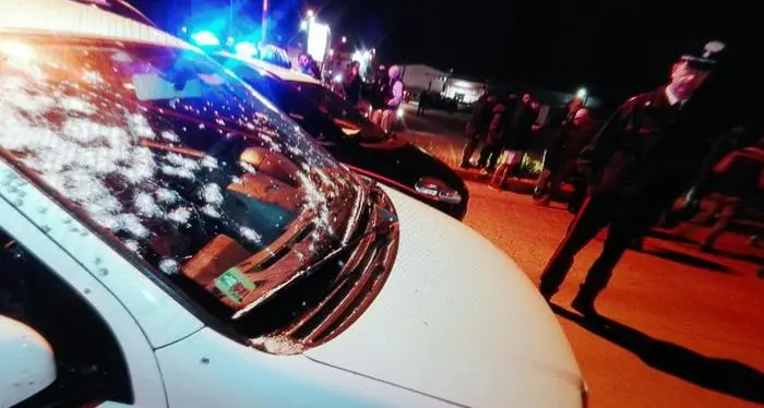 Uccide moglie e passanti E poi si toglie la vita