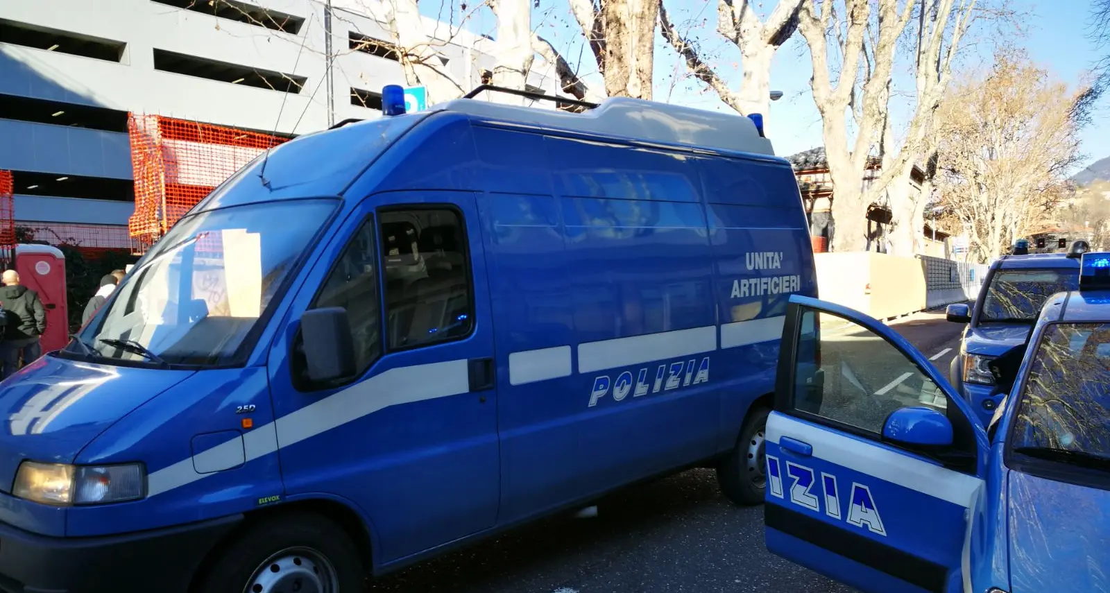 Falso allarme bomba a Trento Fatto brillare un pacco: all'interno c'era polvere bianca, forse droga