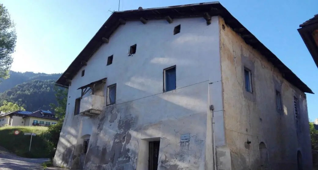 Ciasa de la Moniaria in ristrutturazione