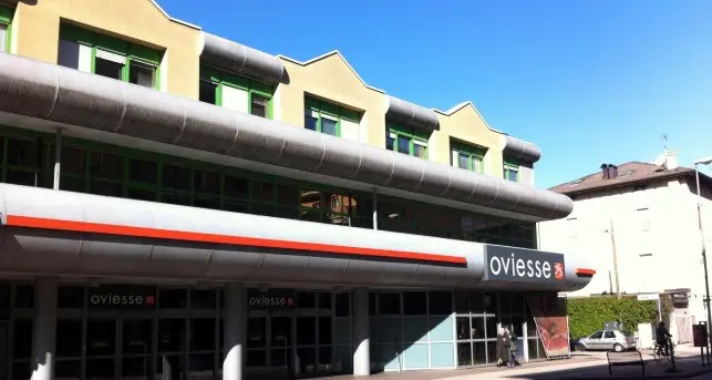 Ruba vestiti all'Ovs Scoperto e arrestato