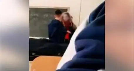 Ti sciolgo nell'acido\", bulli in aula