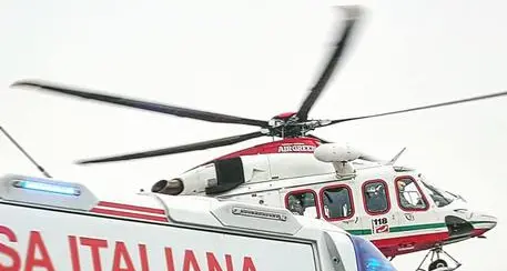 Cavallo travolge spettatore Uomo muore durante l'evento