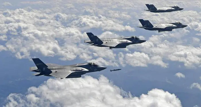 I jet americani simulano bombardamento in Corea