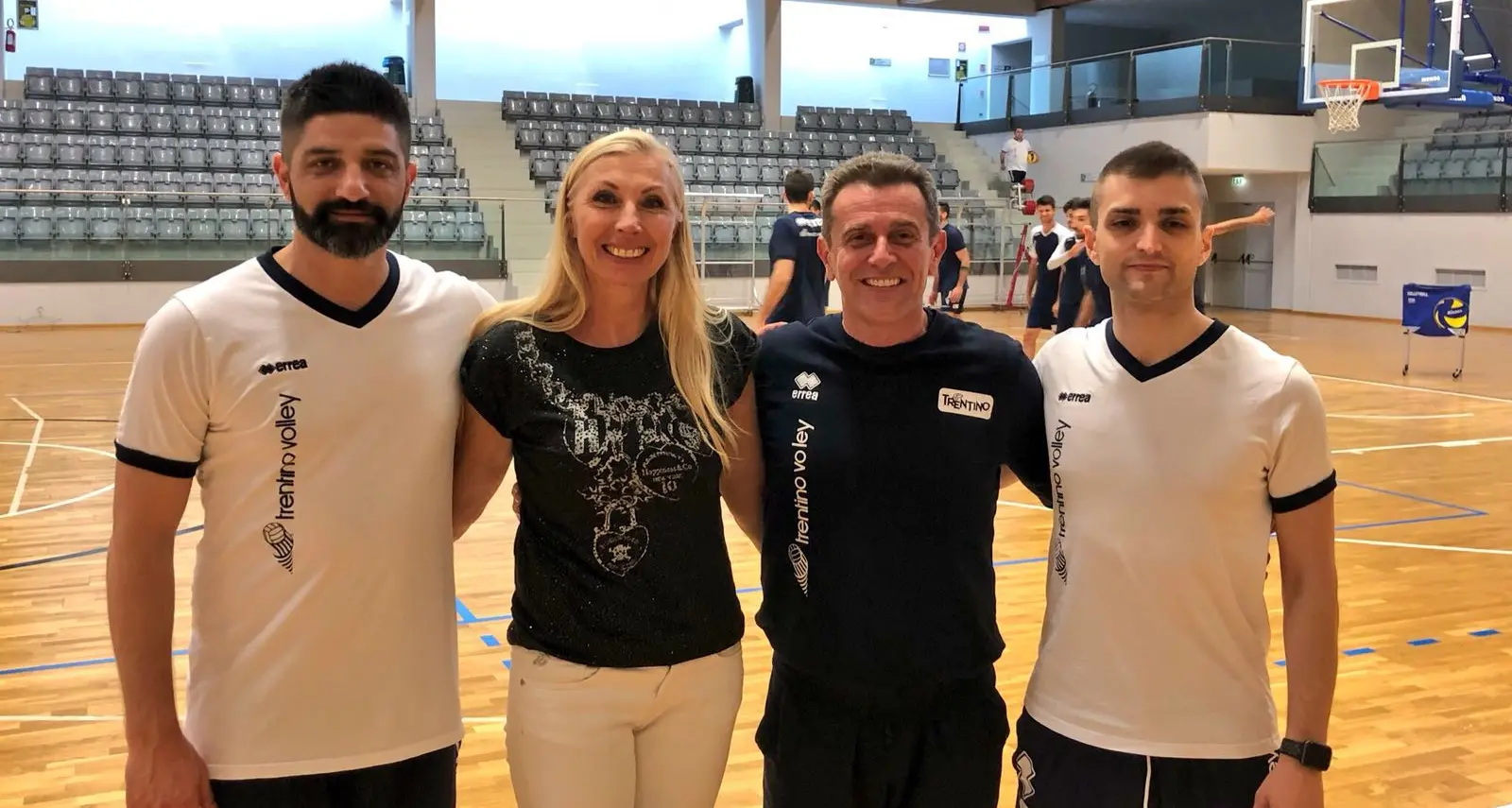 Diatec, la Kirillova assiste al training