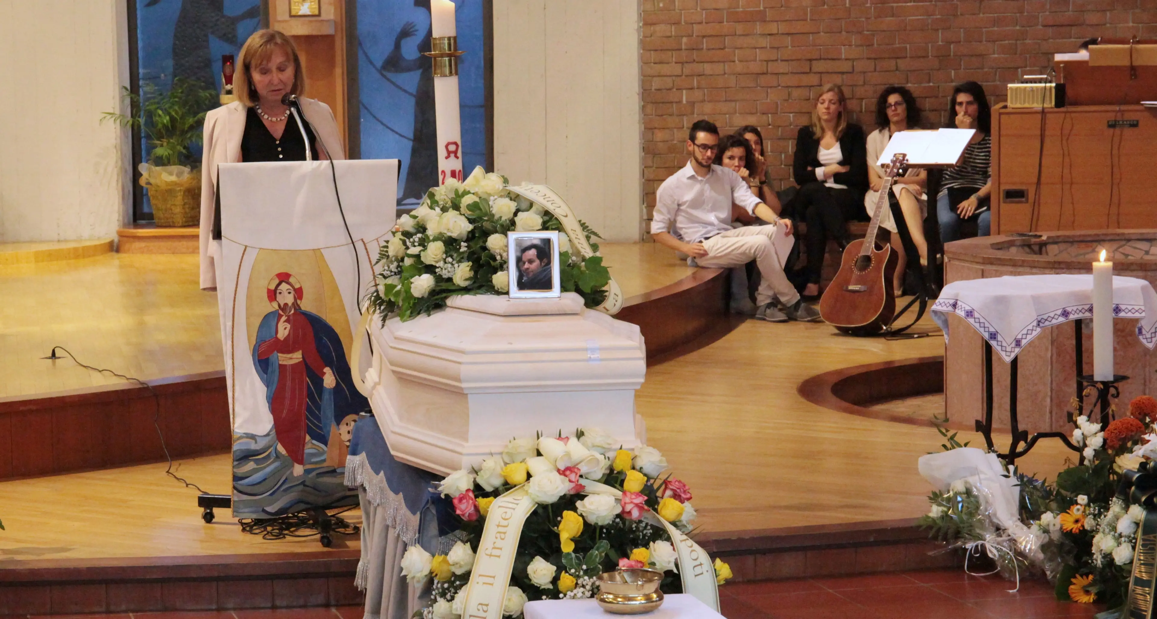 «Grazie per averci reso migliori» Il commosso addio al professor Palatella
