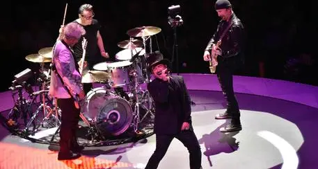In radio un nuovo brano degli U2