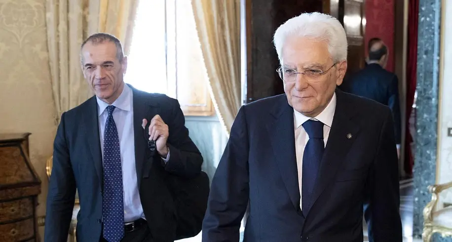 Cottarelli da Mattarella per formare il governo Ma l'incontro finisce senza ministri