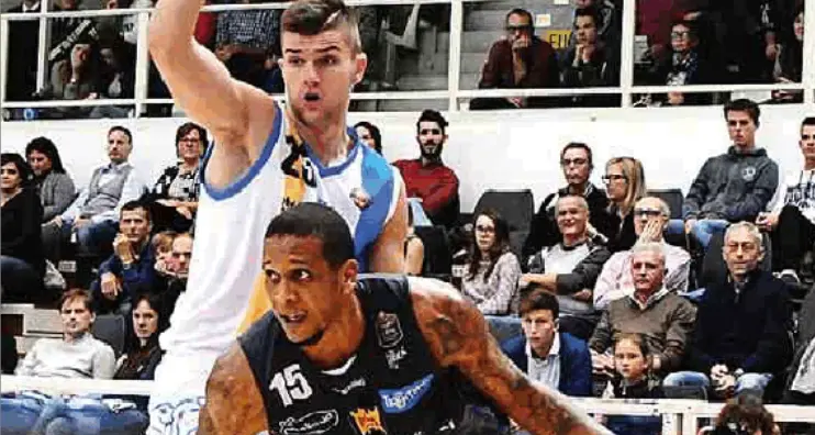 L'Aquila in campo: c'è Varese
