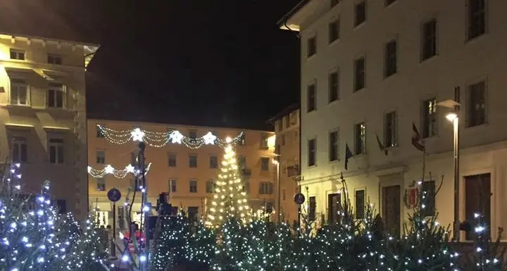 Cles, shopping, concerti e il villaggio di Babbo Natale