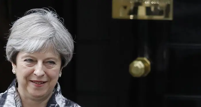 Brexit, May: «Via dall'Ue il 29 marzo 2019 alle ore 23»